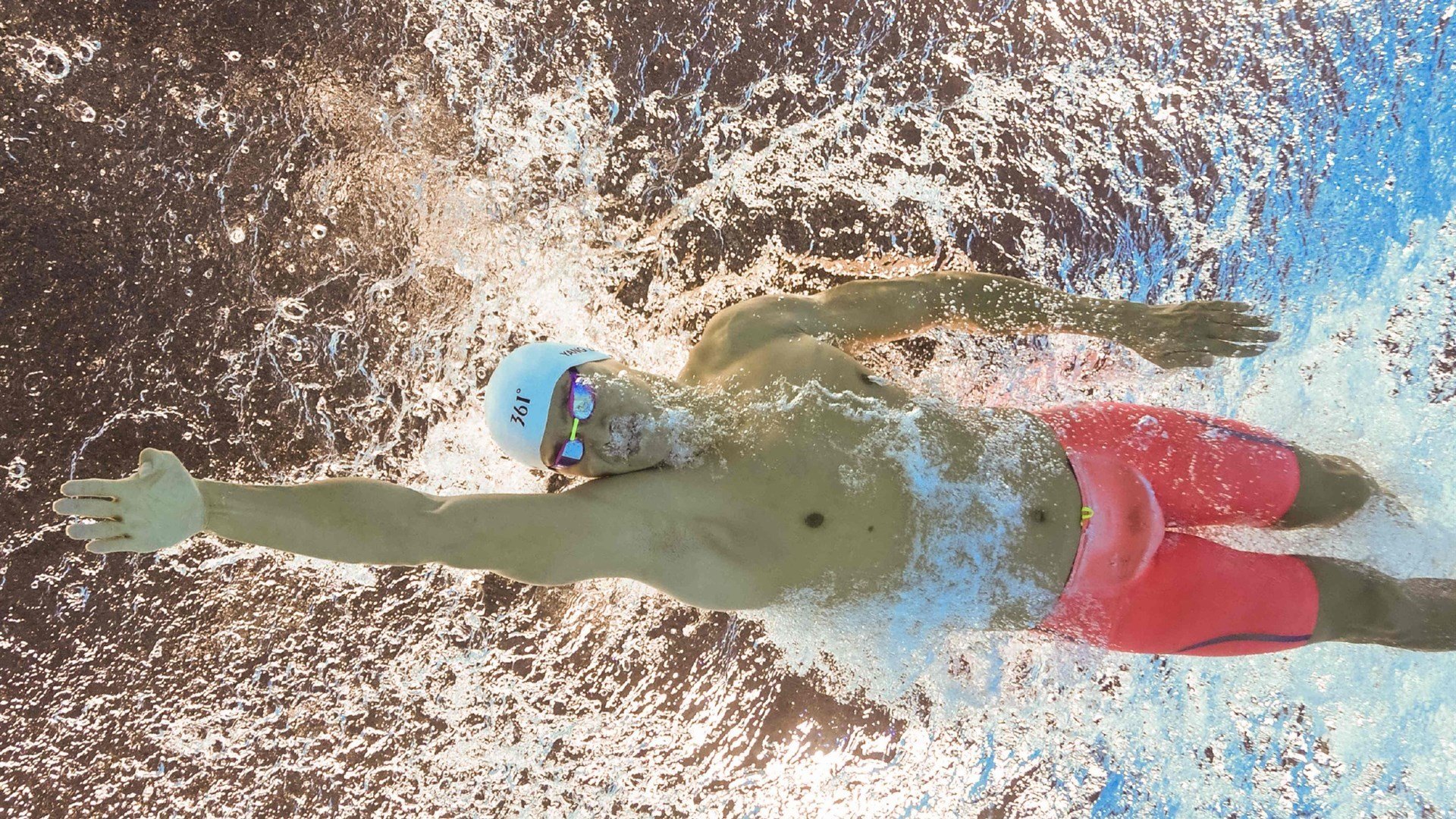 _传统与现代：融合中国文化的网球艺术表演_，网球表演赛