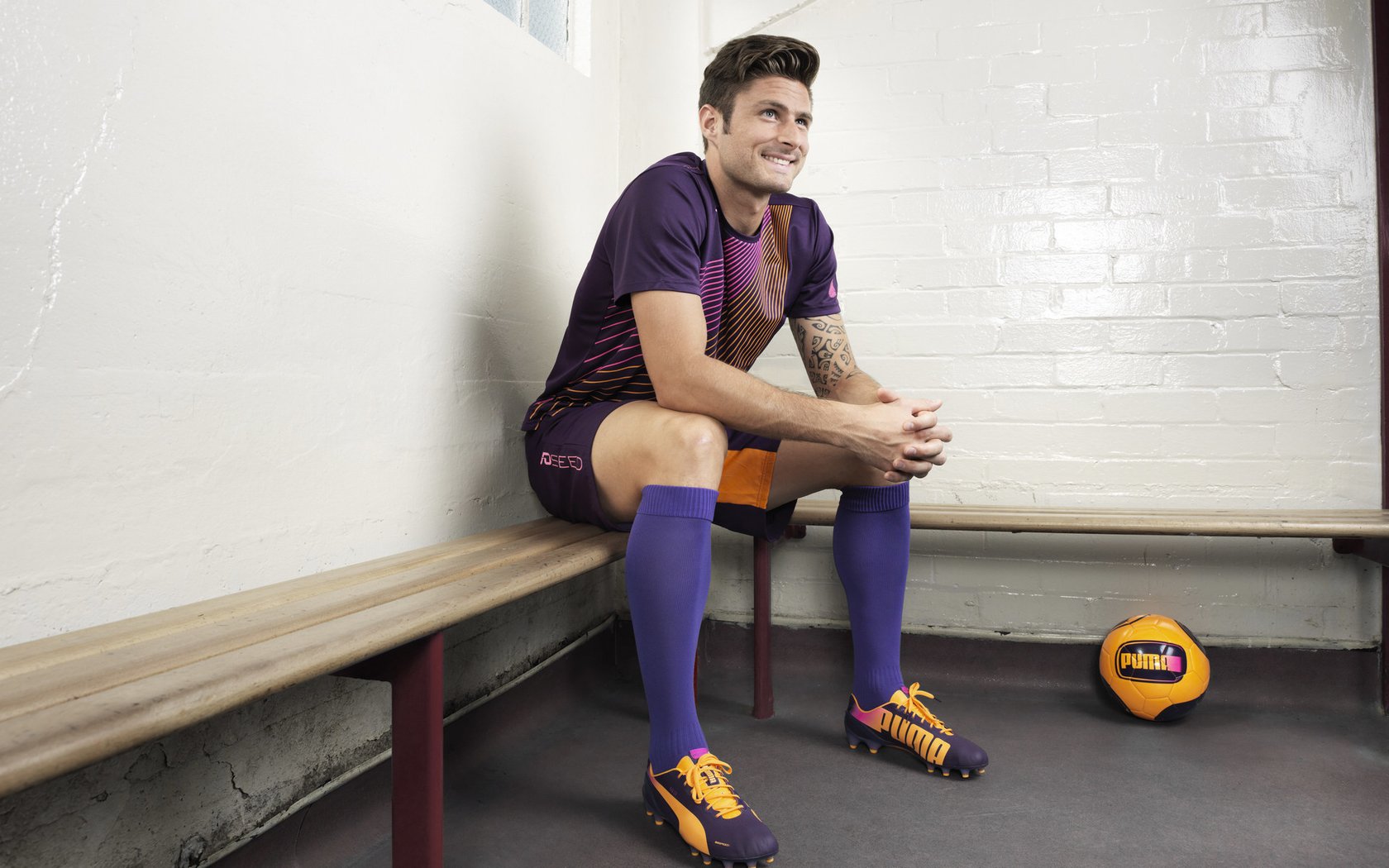 西甲门神神级扑救：快如闪电，力压群雄，西甲门将60米吊射