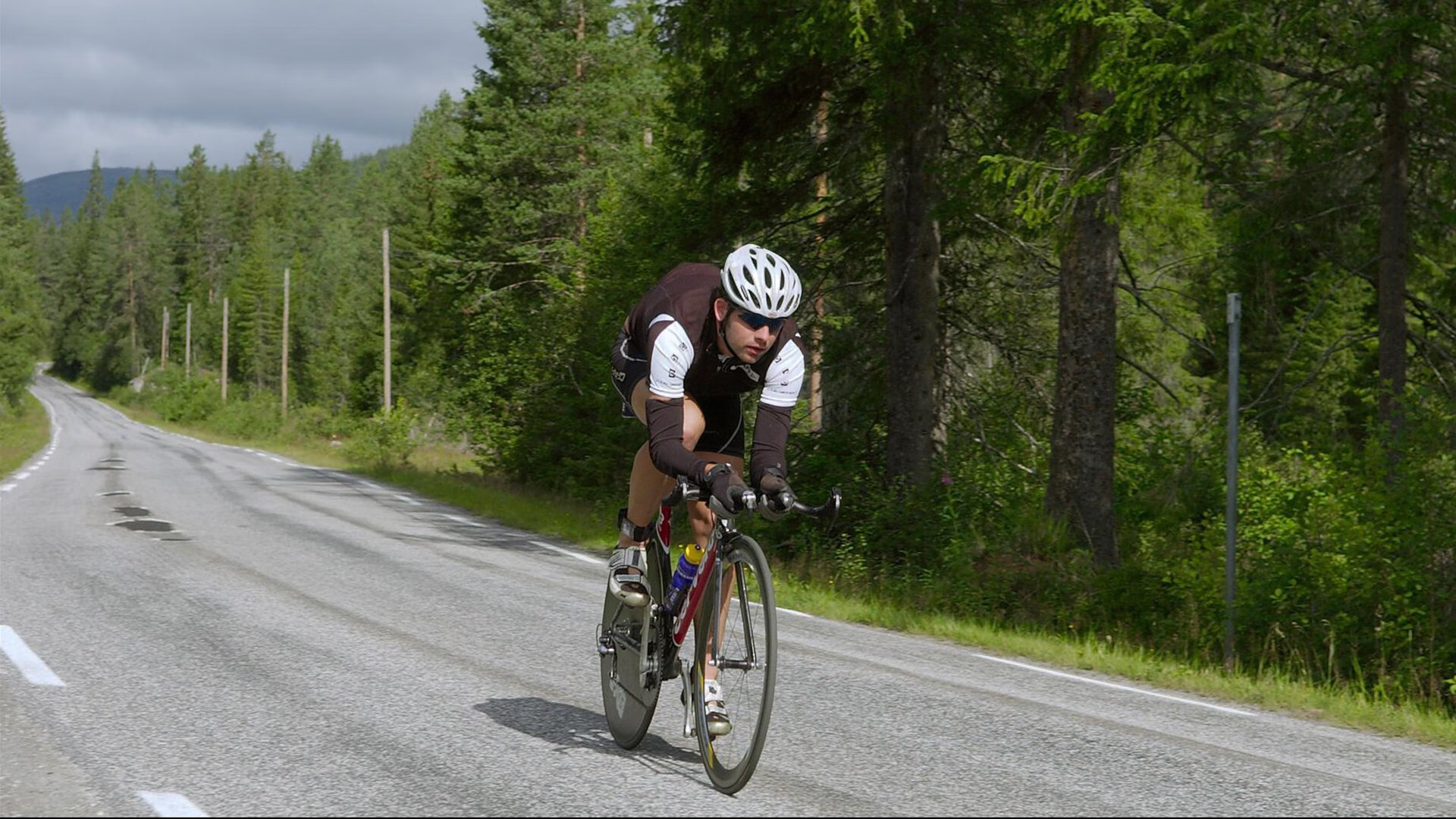 起跳动力增强，迅速占领前段优势，起跳的原理