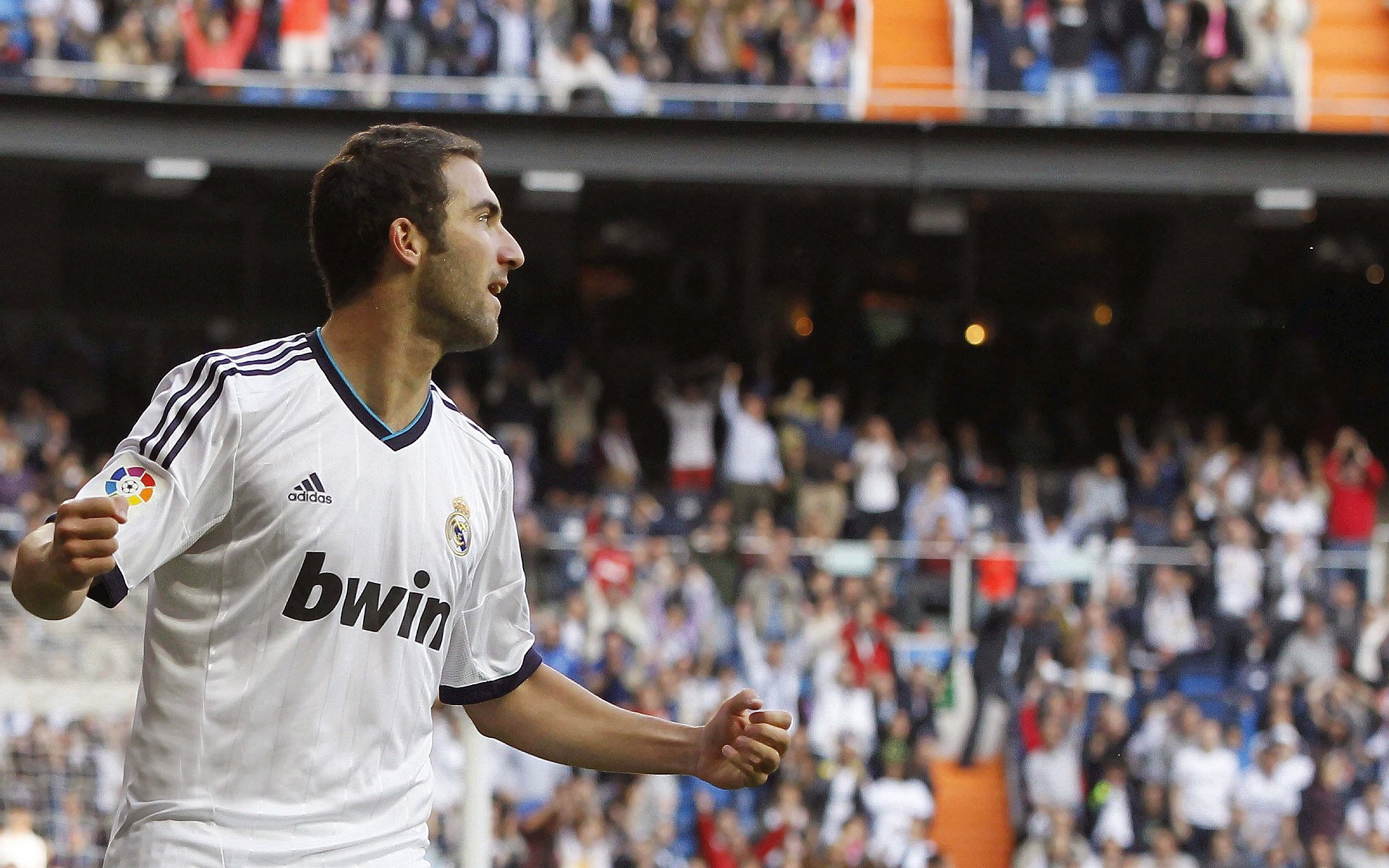 “英超豪门鏖战，争冠形势日益明朗”，英超顶级豪门