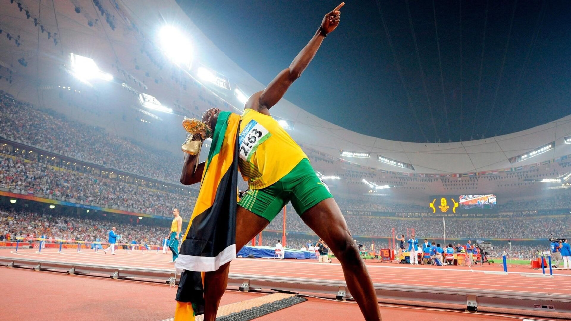 大型户外徒步节，跨越山川迎接新挑战，户外徒步主题